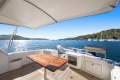 Riviera 47 Flybridge - Hydraulic swim platform