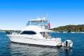 Riviera 47 Flybridge - Hydraulic swim platform