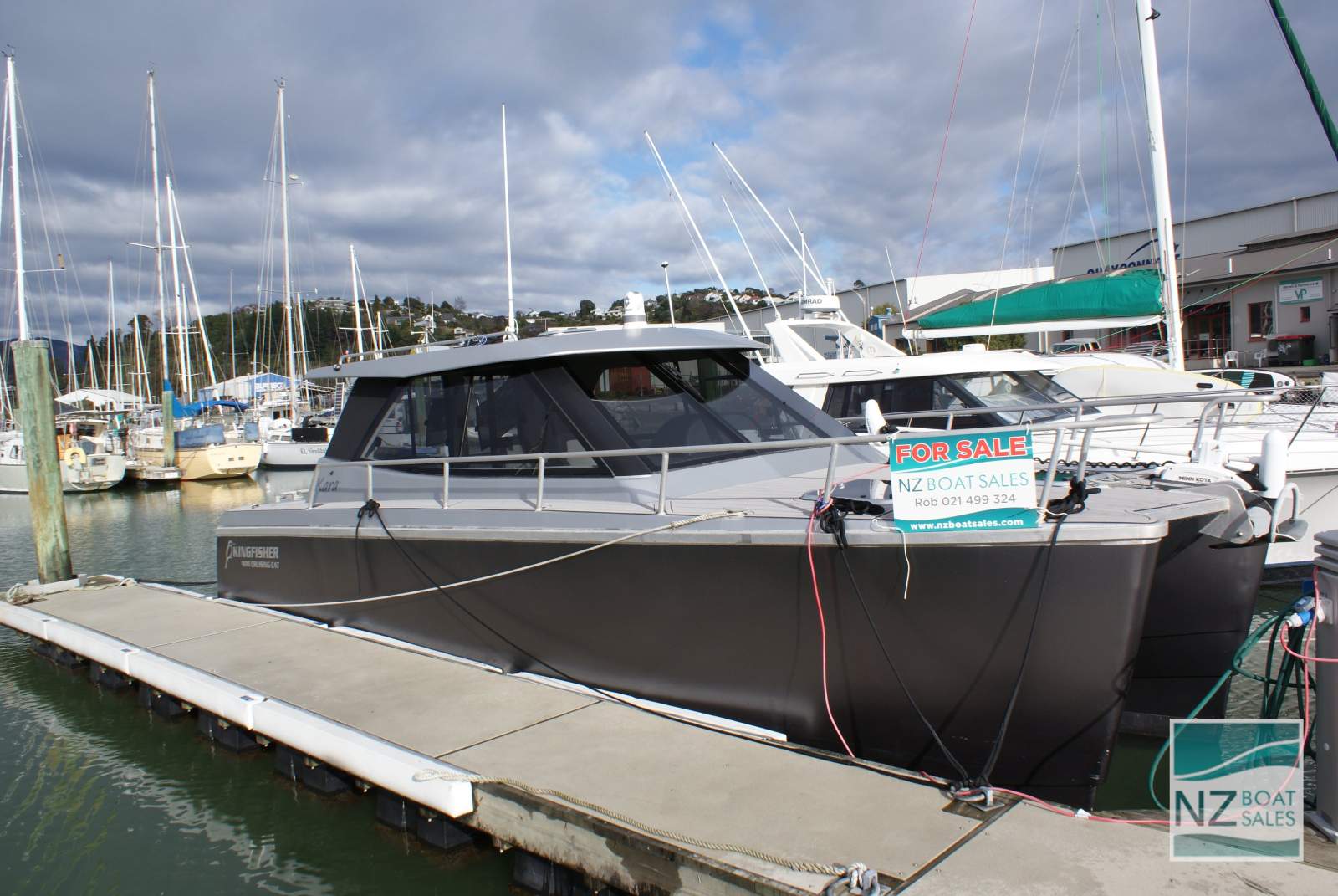 Kingfisher 900 Multihull with Trailer: KARA