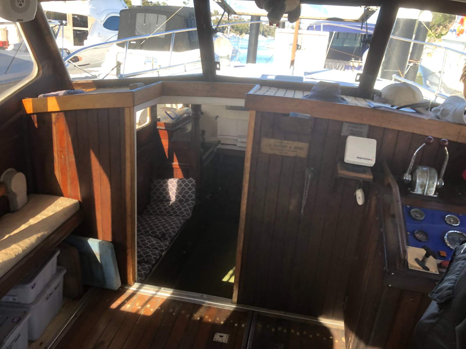 Classic 32ft Game Family Cruiser Diesels Sydney