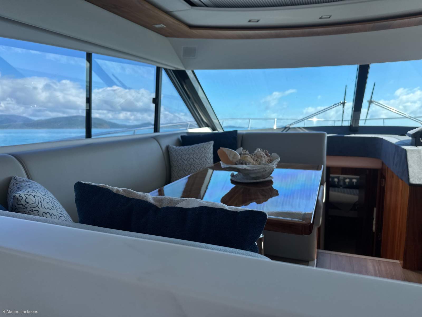6000 Platinum Riviera 6000 Sport Yacht Platinum Edition Boat Brokers of Tasmania