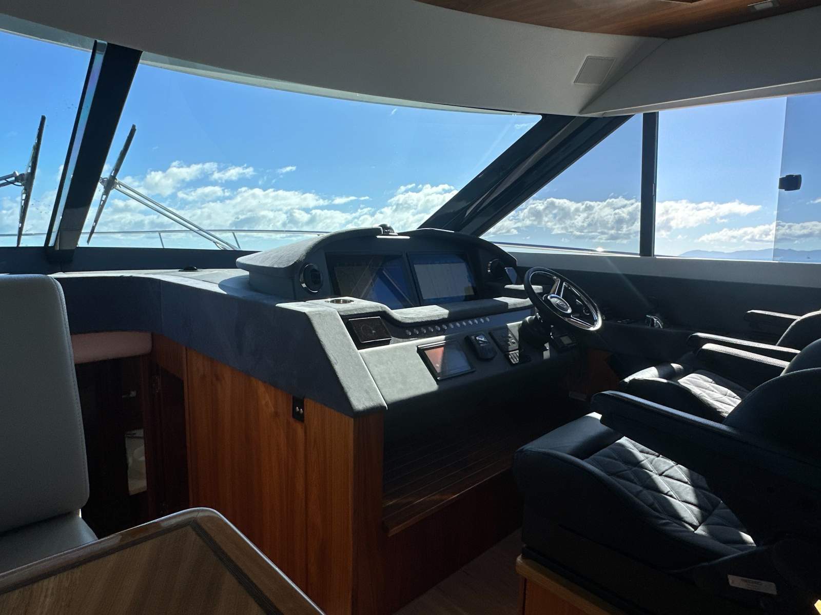6000 Platinum Riviera 6000 Sport Yacht Platinum Edition Boat Brokers of Tasmania