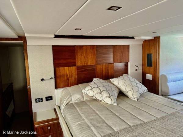 6000 Platinum Riviera 6000 Sport Yacht Platinum Edition Boat Brokers of Tasmania