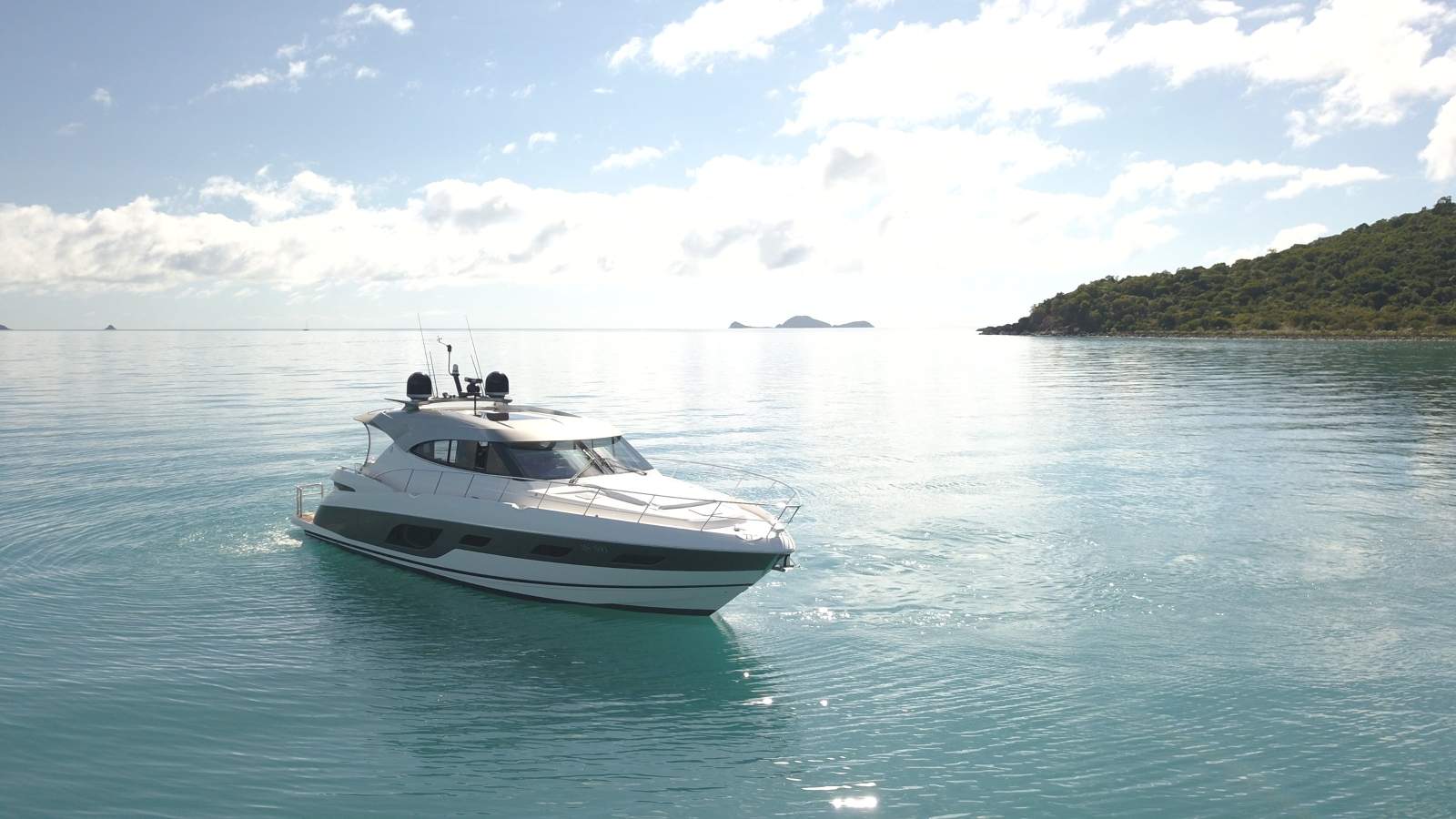 Riviera 6000 Sport Yacht Platinum Edition