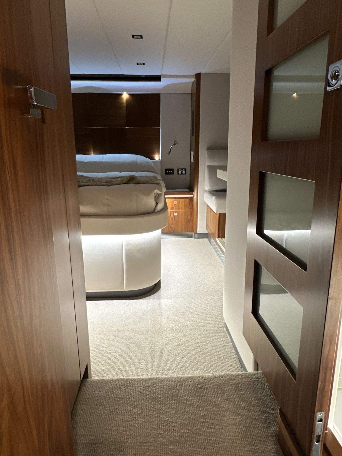 6000 Platinum Riviera 6000 Sport Yacht Platinum Edition Boat Brokers of Tasmania