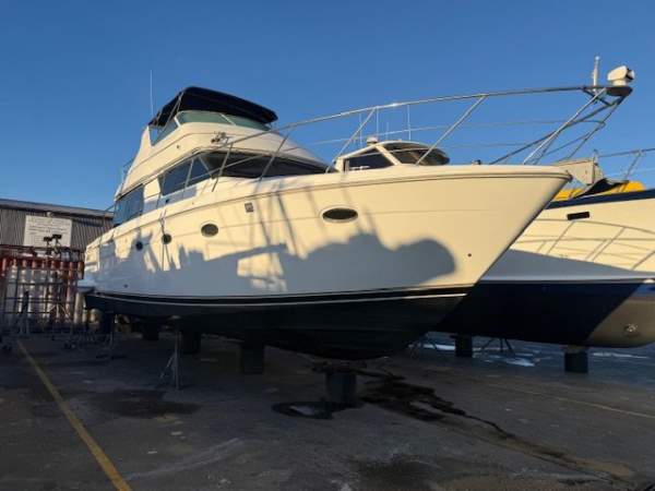 Carver 450 Voyager