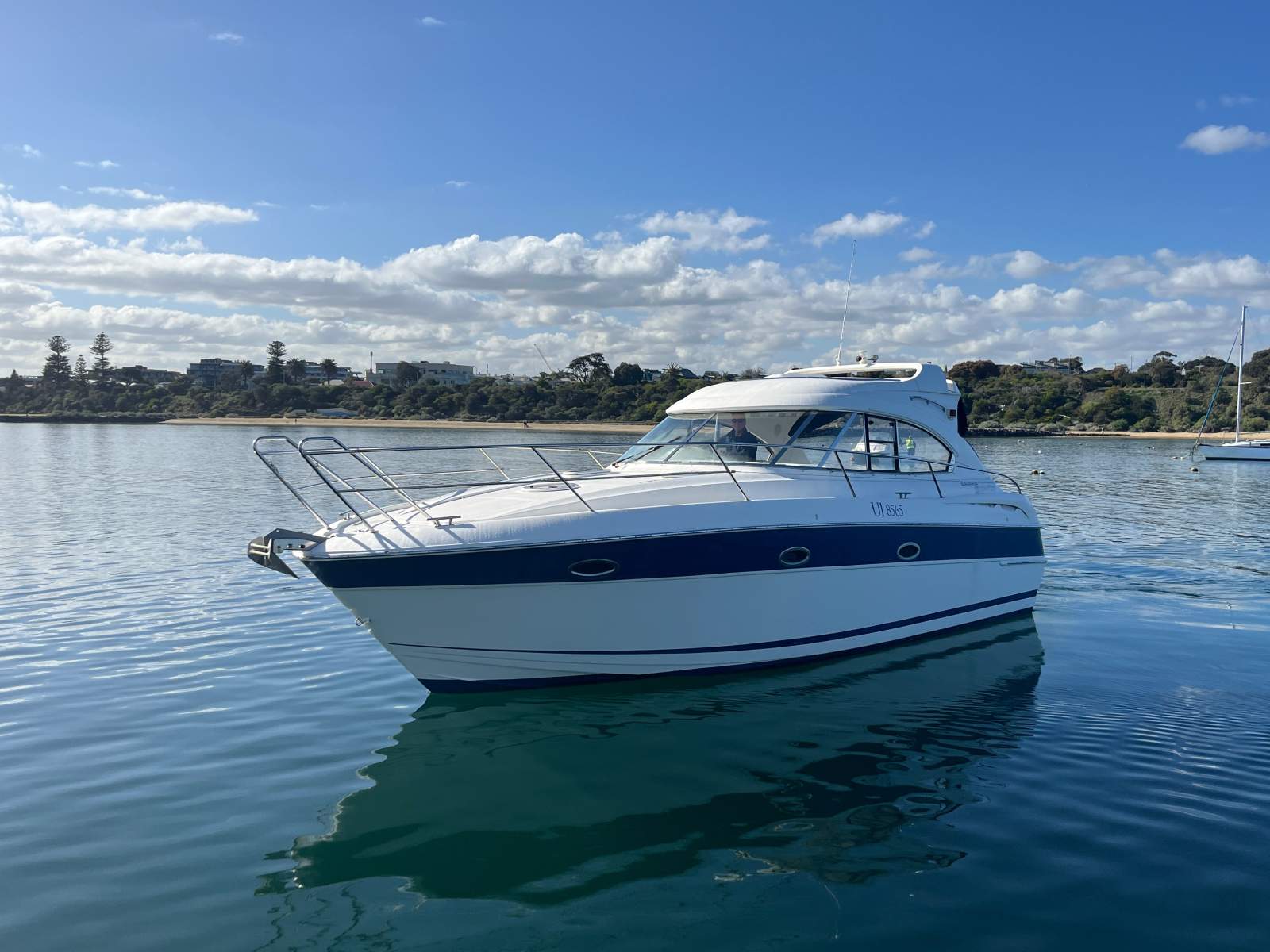 Bavaria 33