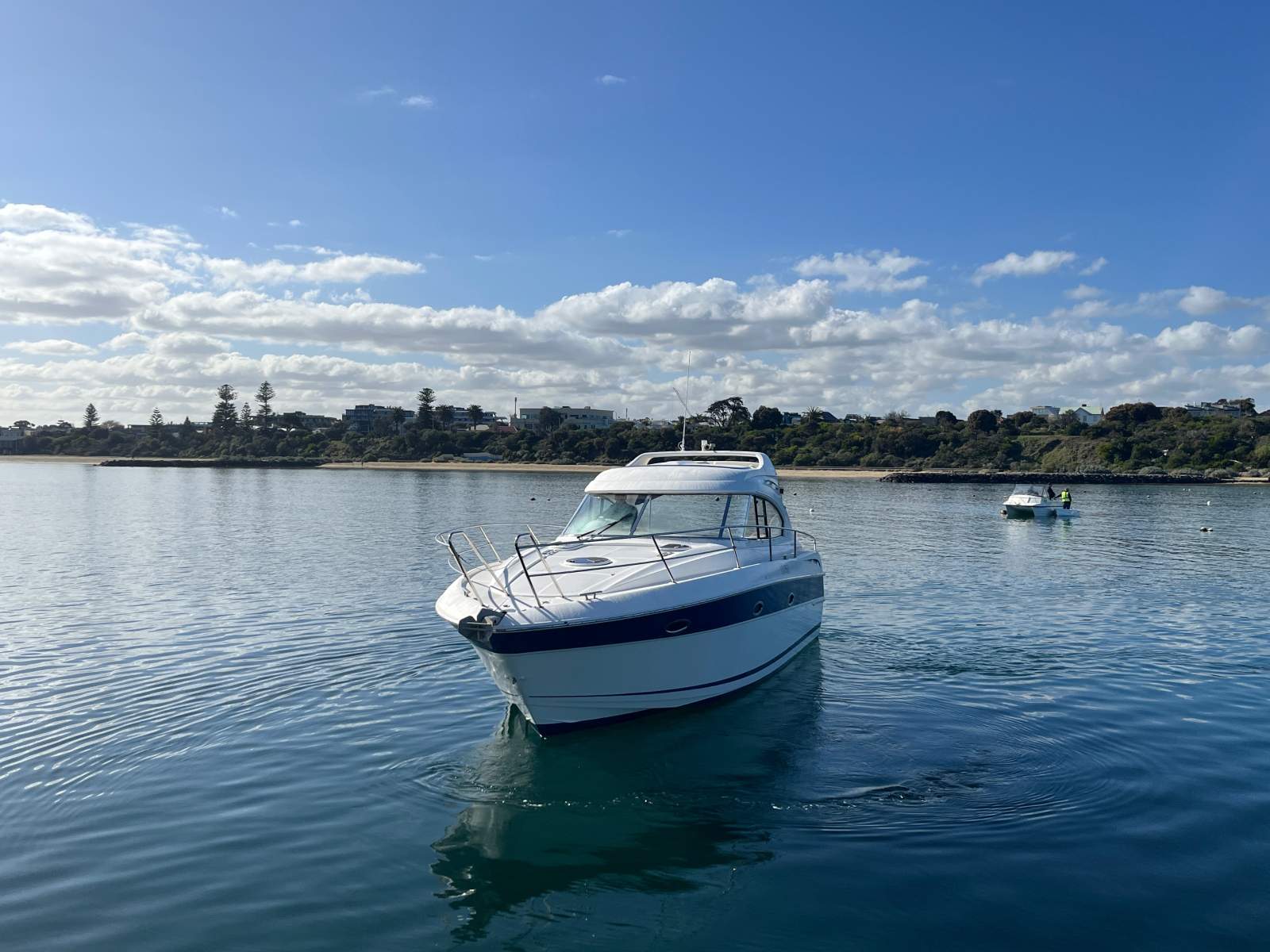 Bavaria 33