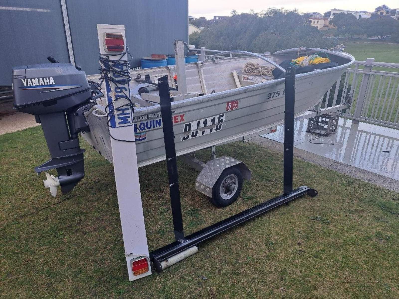 Quintrex 375 Dart