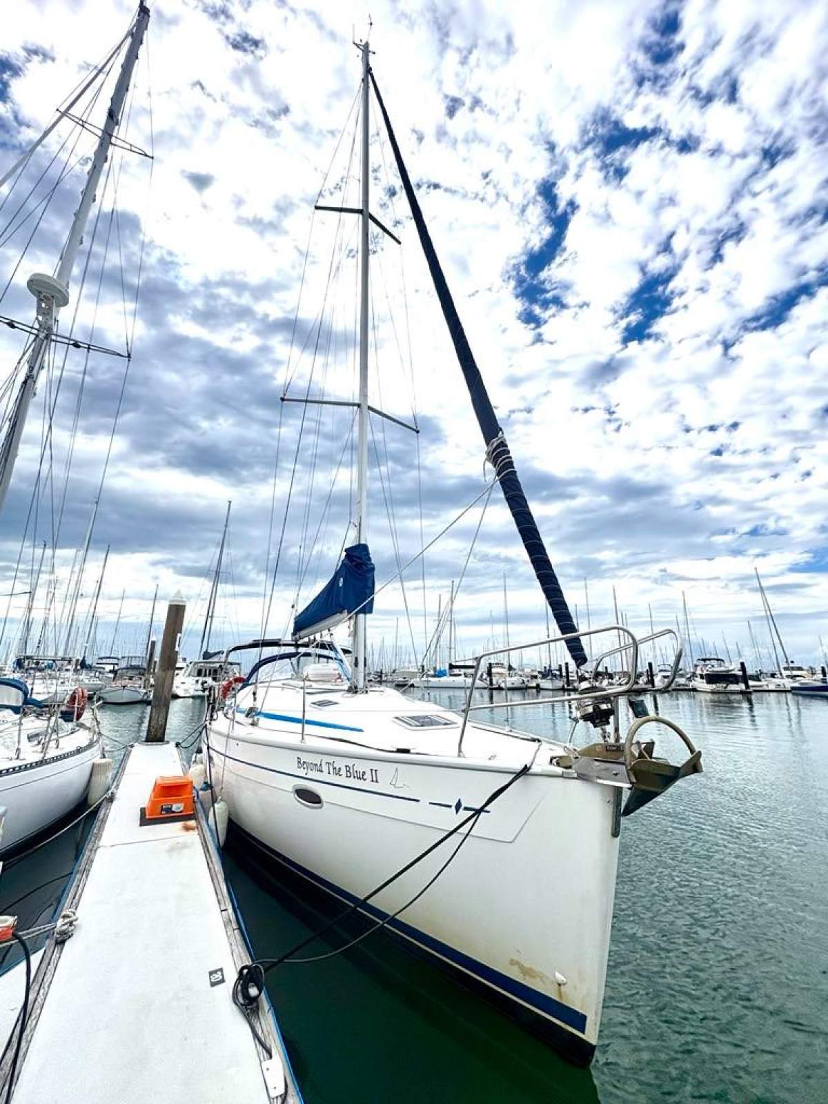 Bavaria 390 Bavaria 39 "Beyond the Blue II" - 2006 Model