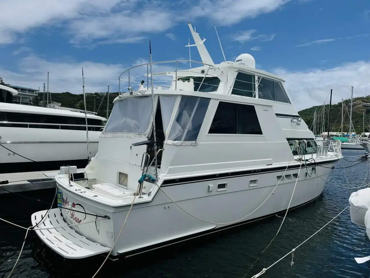 Hatteras 52