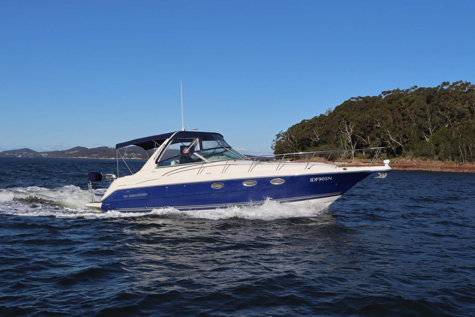 Monterey 322
