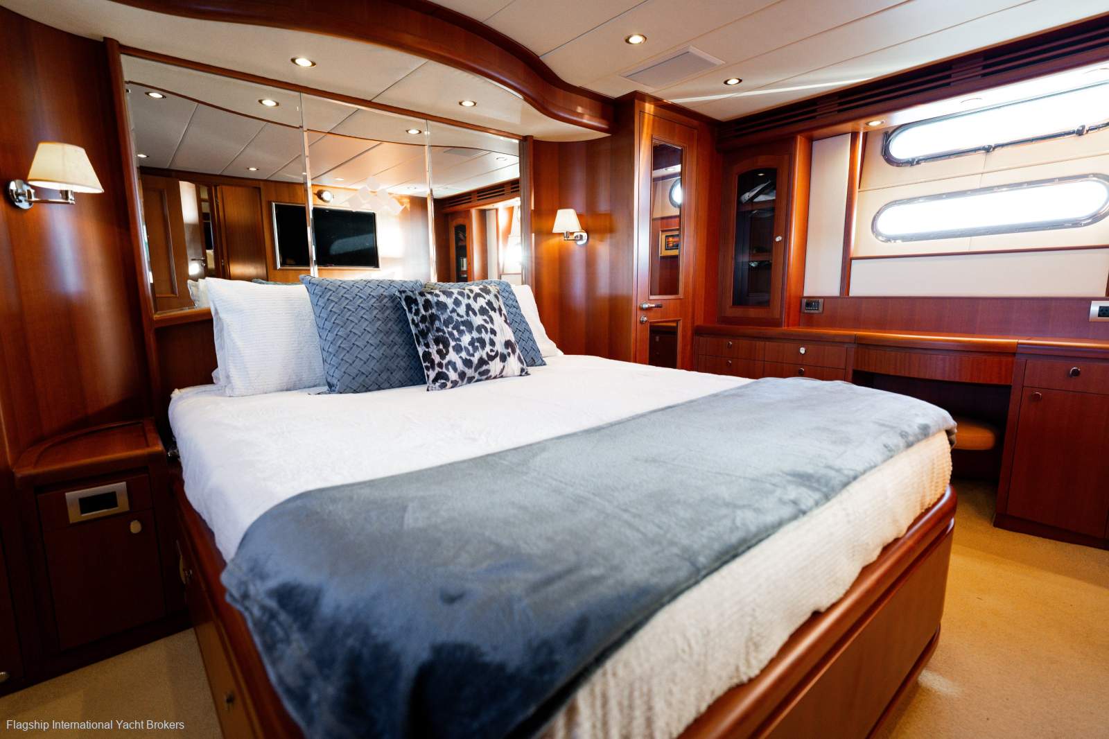 Boat image