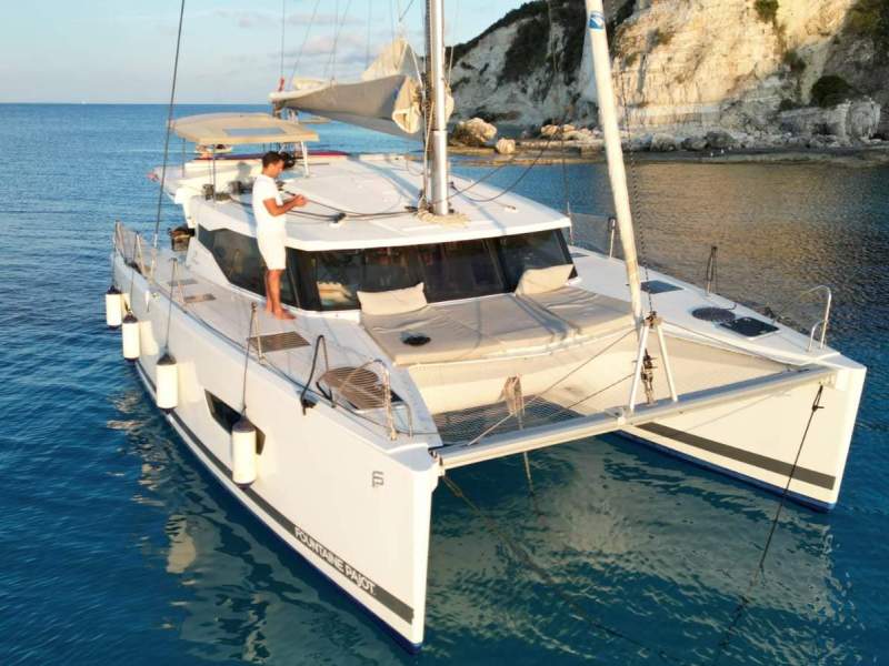 Fountaine Pajot Lucia 40