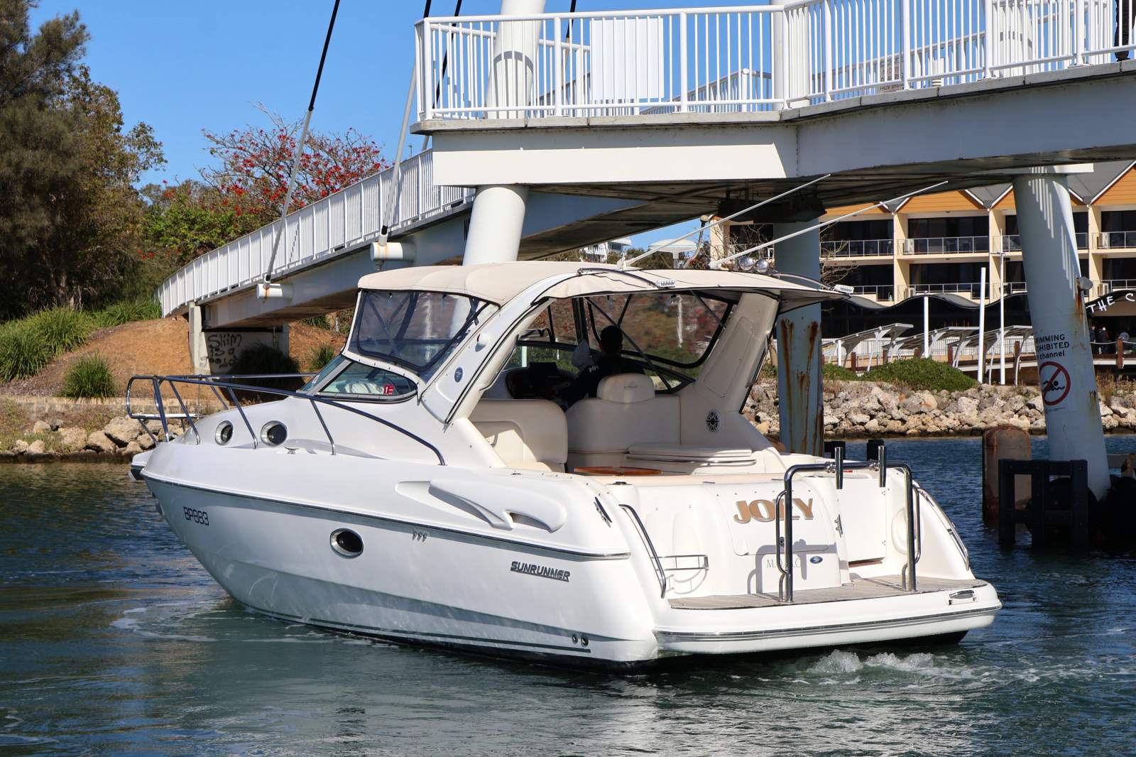 Sunrunner 3300 - Twin 2014 Volvo Penta V6's!