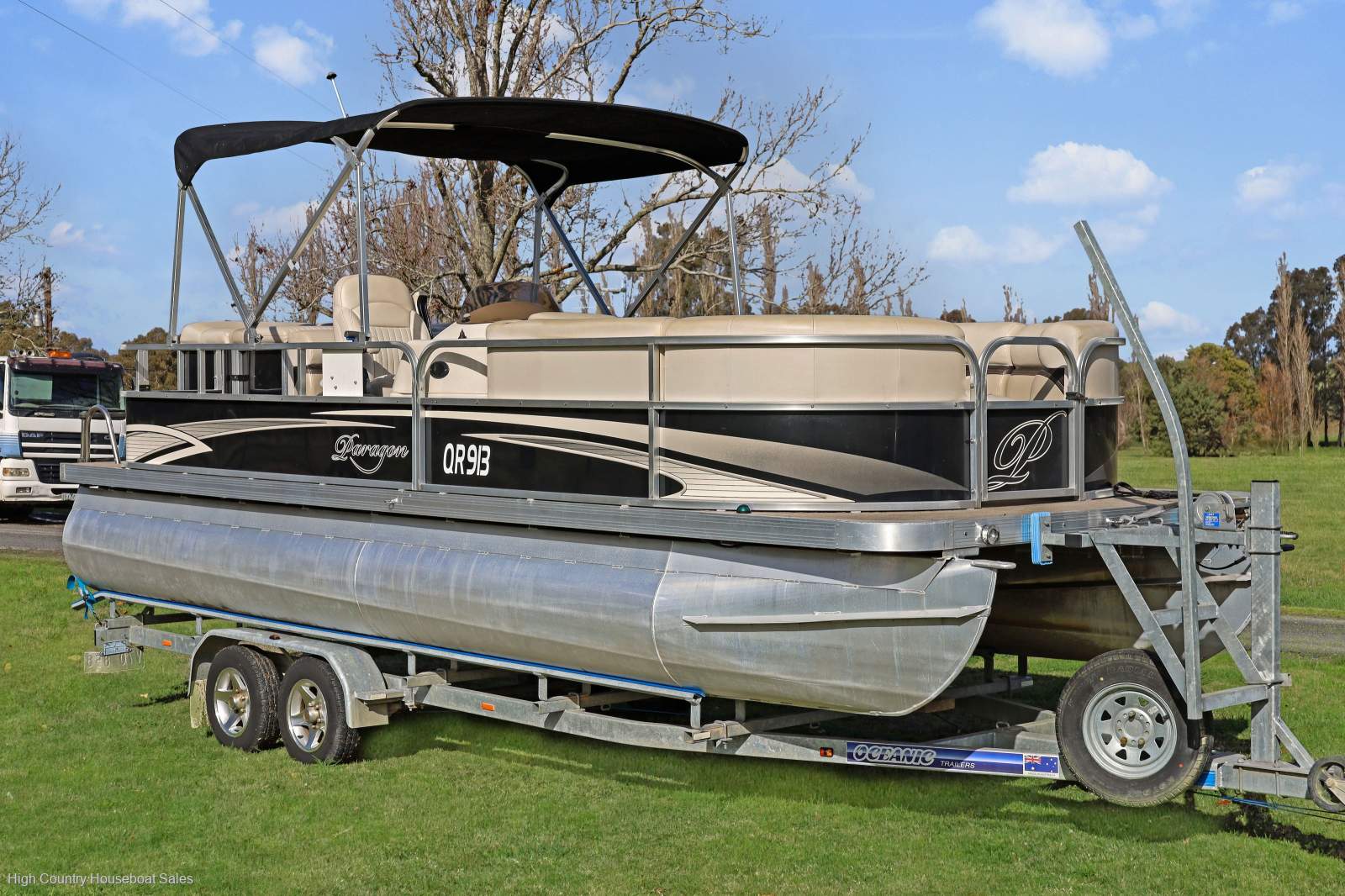 Paragon Sunsetter Paragon Pontoon:Sunsetter Paragon Pontoon @ Lake Eildon