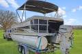 Paragon Sunsetter Paragon Pontoon:Sunsetter Paragon Pontoon @ Lake Eildon