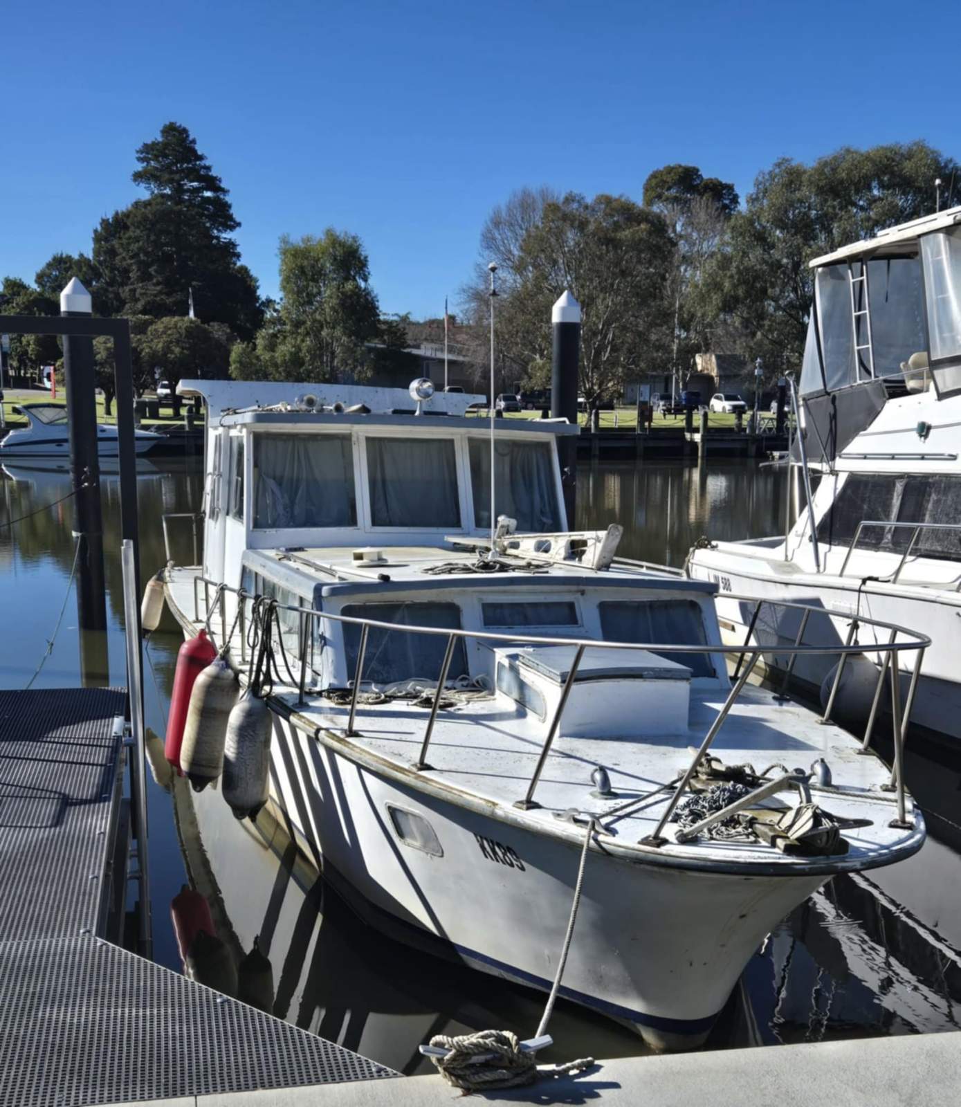 Custom Motor Cruiser