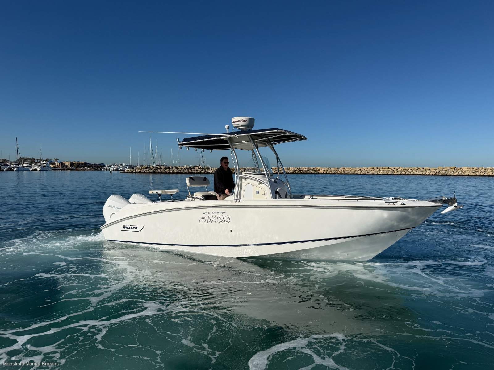 Boston Whaler 240 Outrage