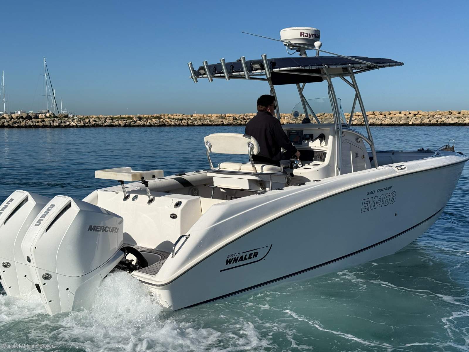Boston Whaler 240 Outrage