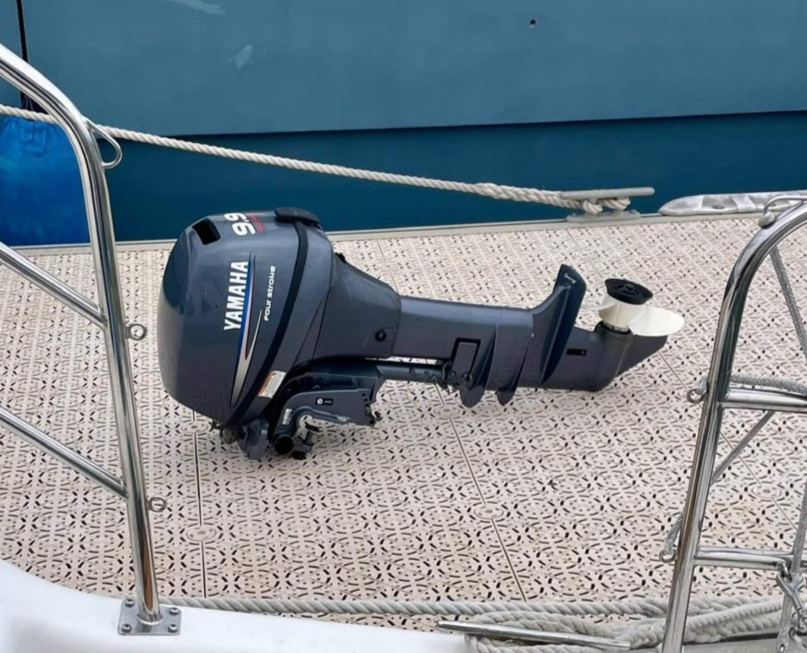 YAMAHA 9.9 HP 4 STROKE HIGH THRUST OUTBOARD - ELECTRIC START