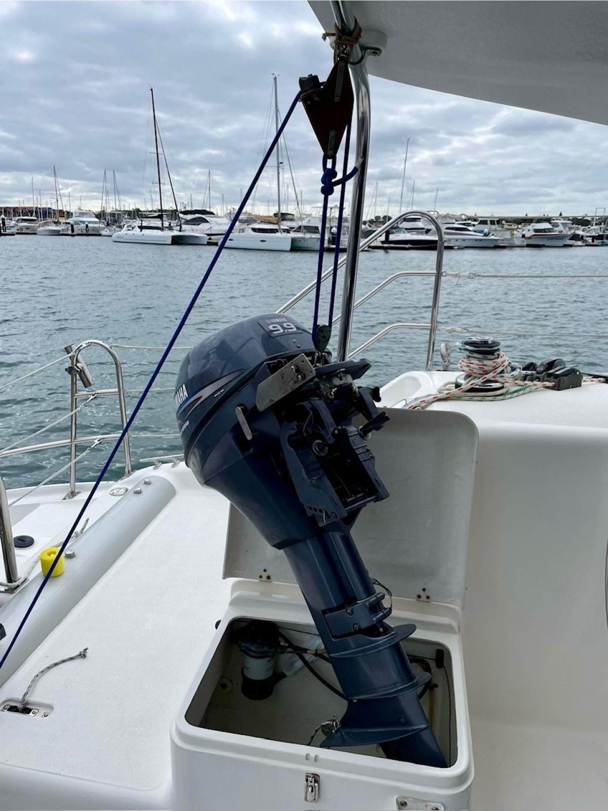 YAMAHA 9.9 HP 4 STROKE HIGH THRUST OUTBOARD - ELECTRIC START