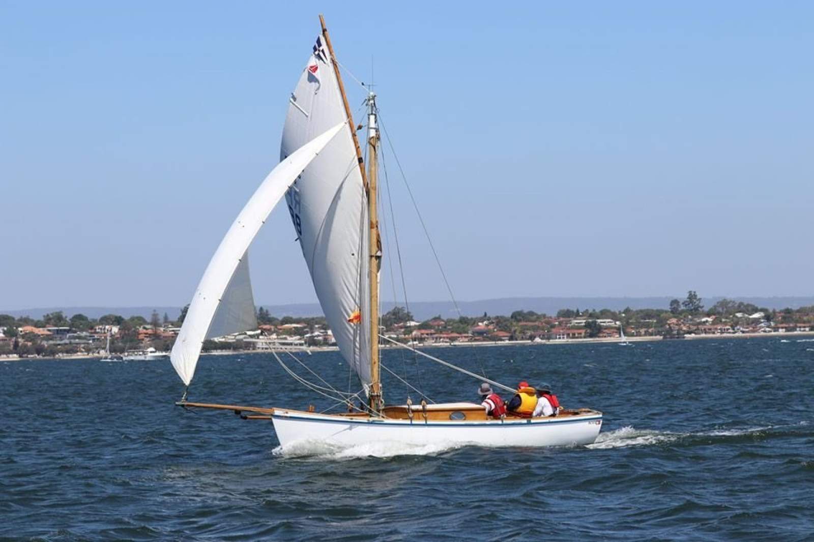 Classic Yacht "Hakuna Matata"