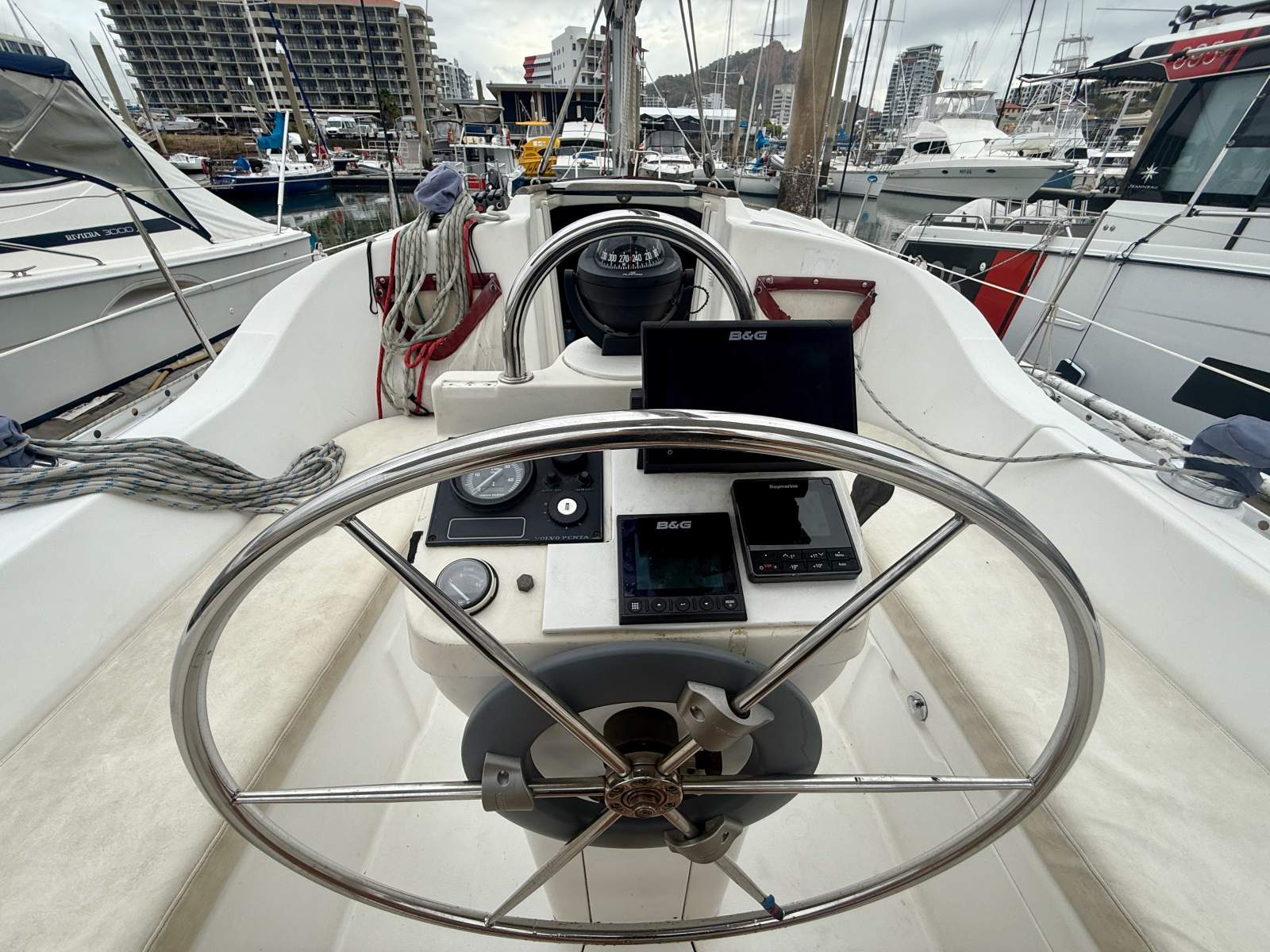 Beneteau Oceanis 311 Shallow Draft