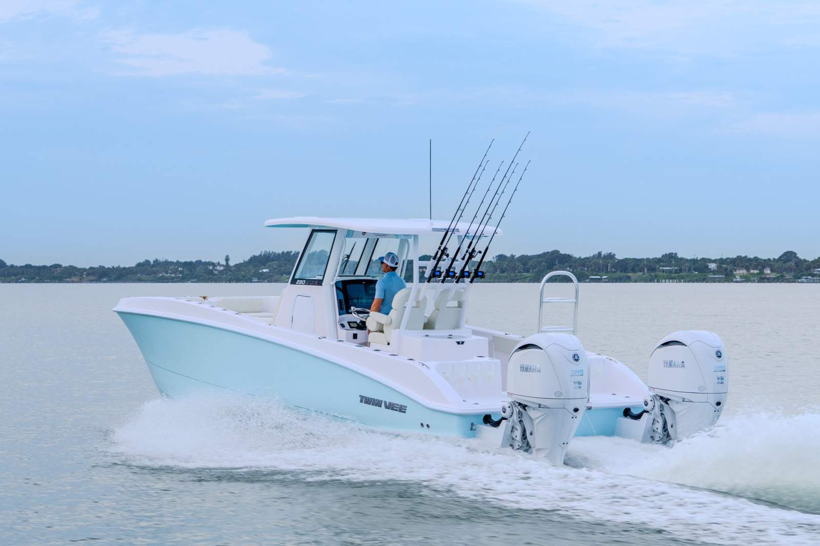 Twin Vee GFX 280 CC