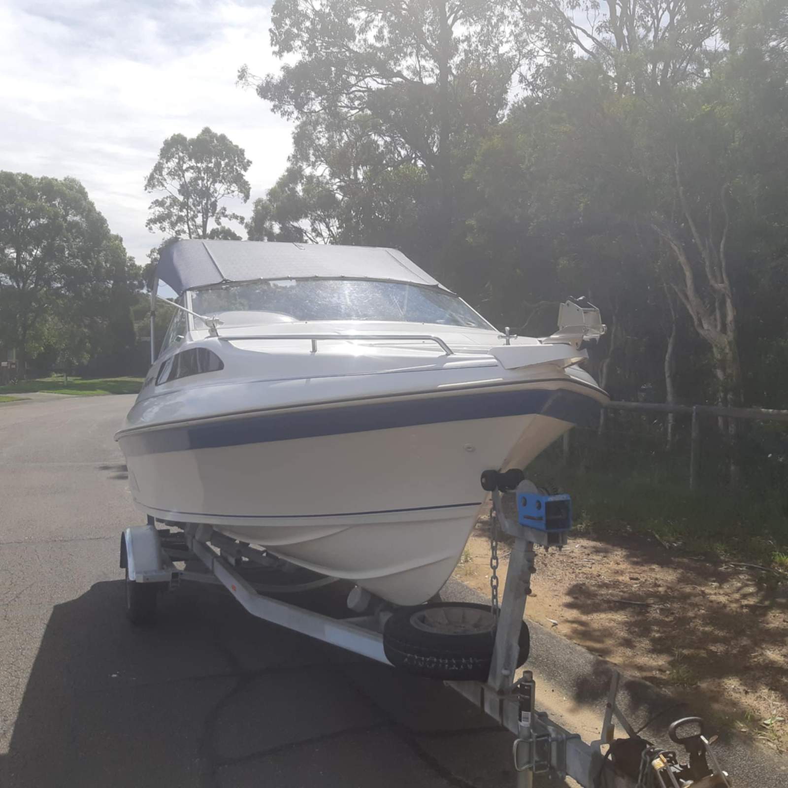 Freedom 5.30 Escape Half Cabin