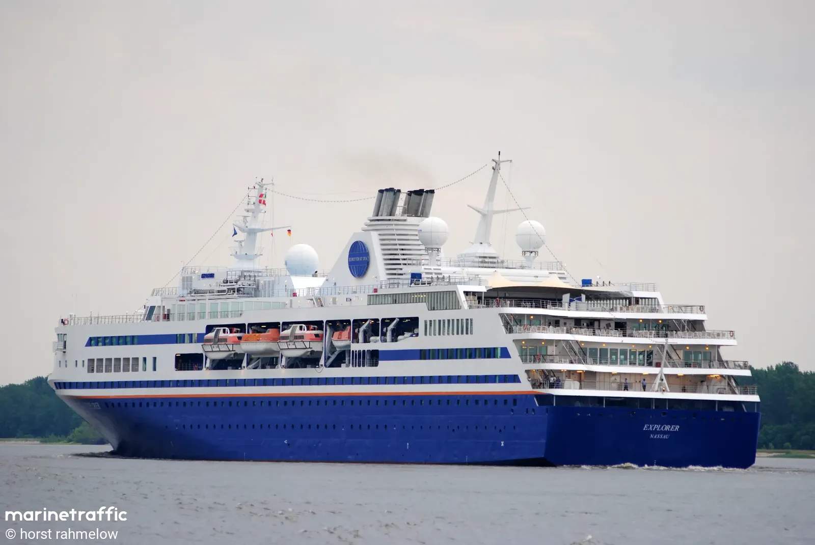 181.4m Cruise Ship