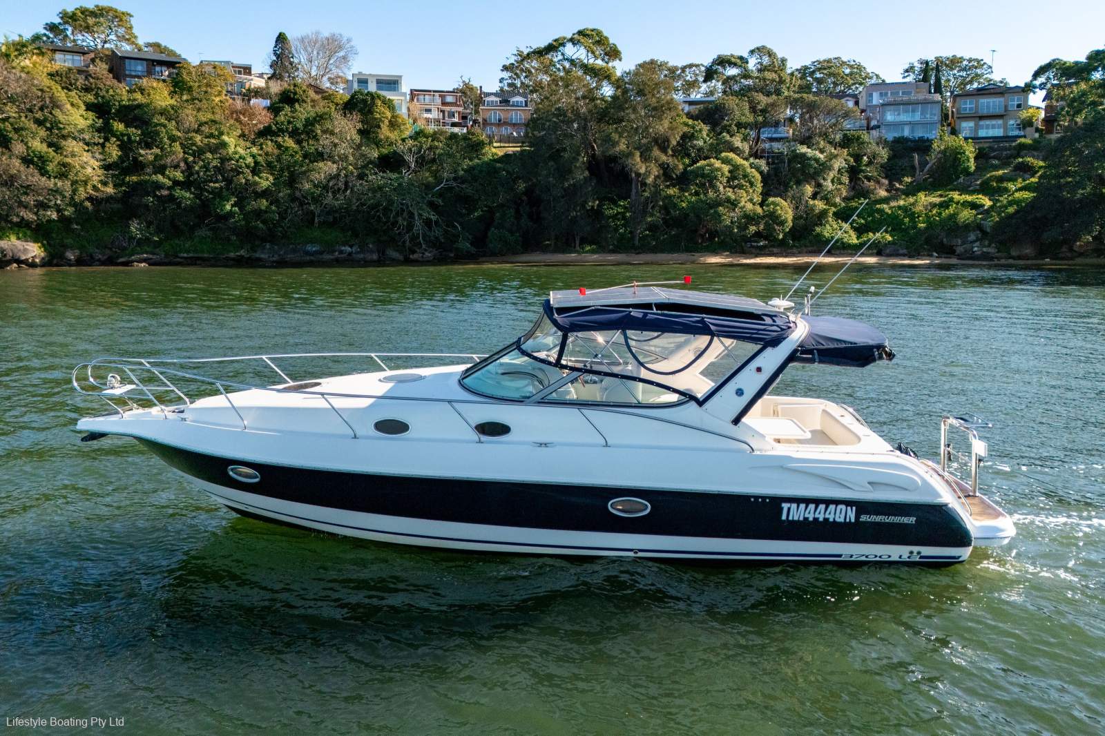 Sunrunner 3700LE 2004 Sports Cruiser