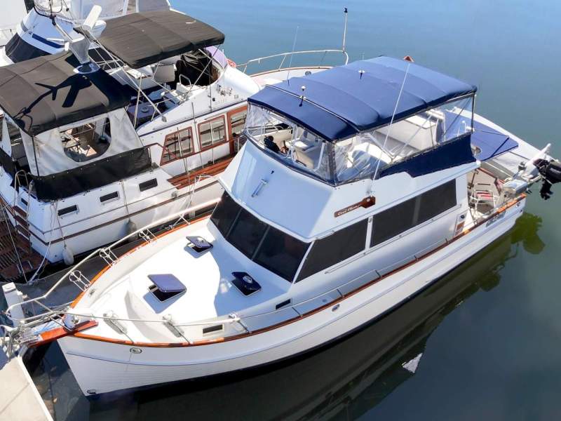 Grand Banks 36 Flybridge Cruiser