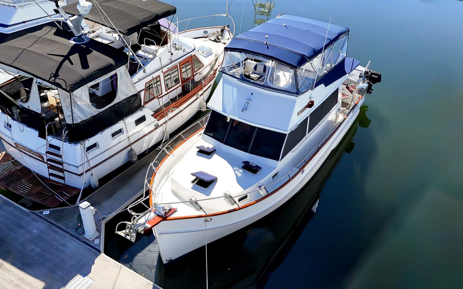 Grand Banks 36 Flybridge Cruiser