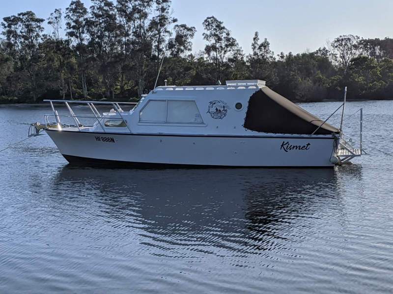 Hartley 28 Live-aboard Half-cabin Cruiser