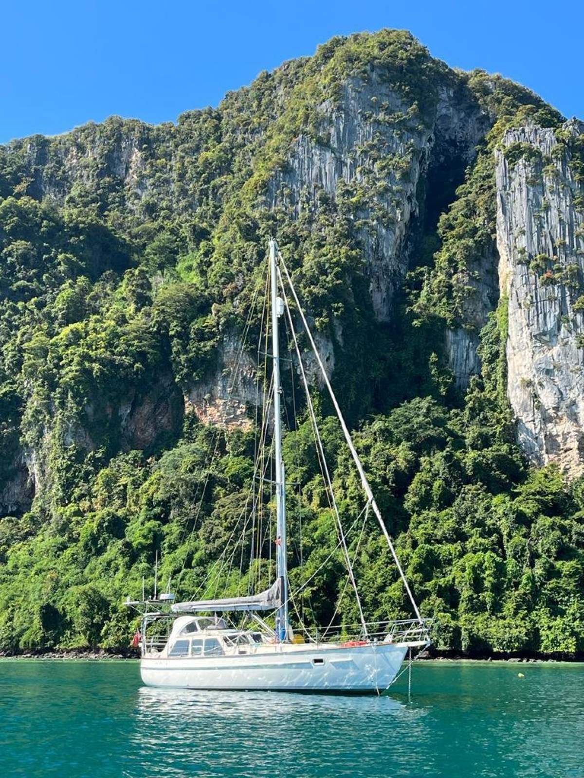 Swanson 40 Deck Saloon:Swanson 40 yacht for sale