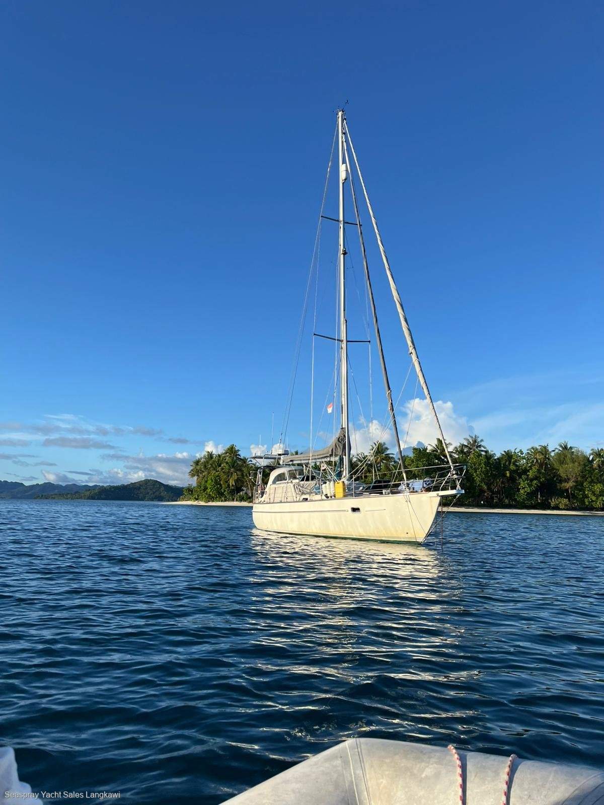 Swanson 40 Deck Saloon