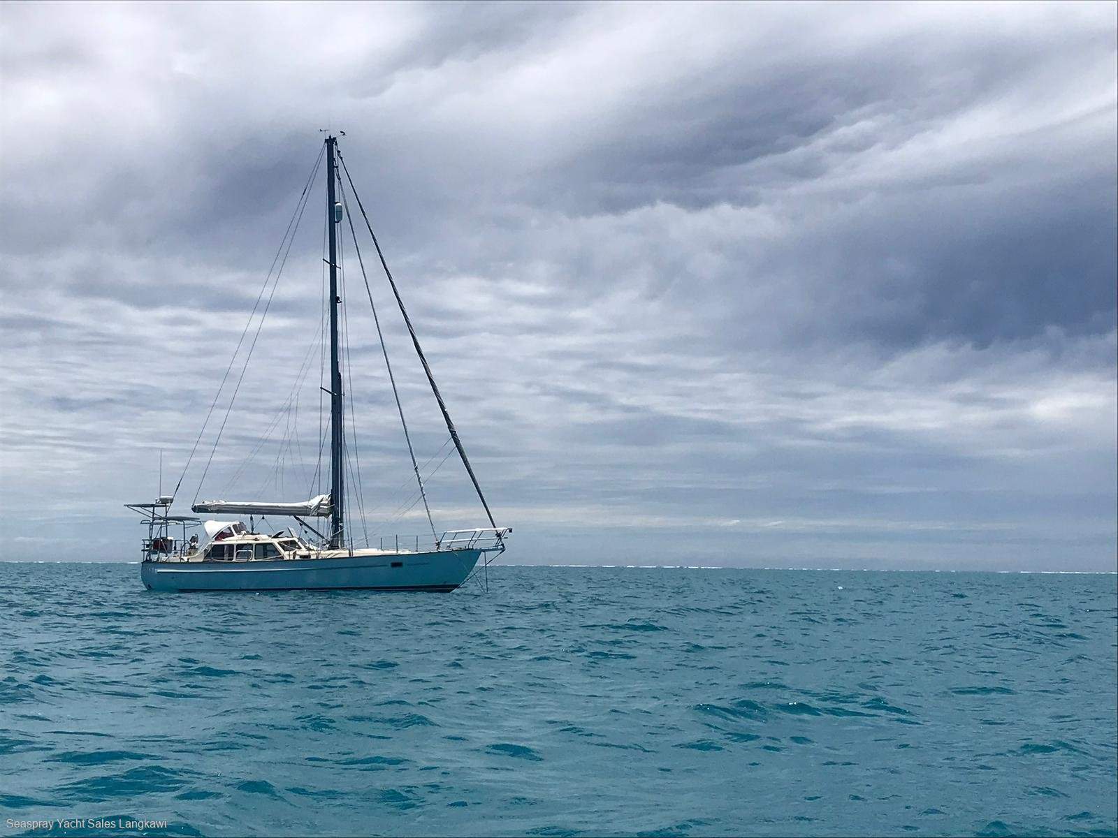 Swanson 40 Deck Saloon