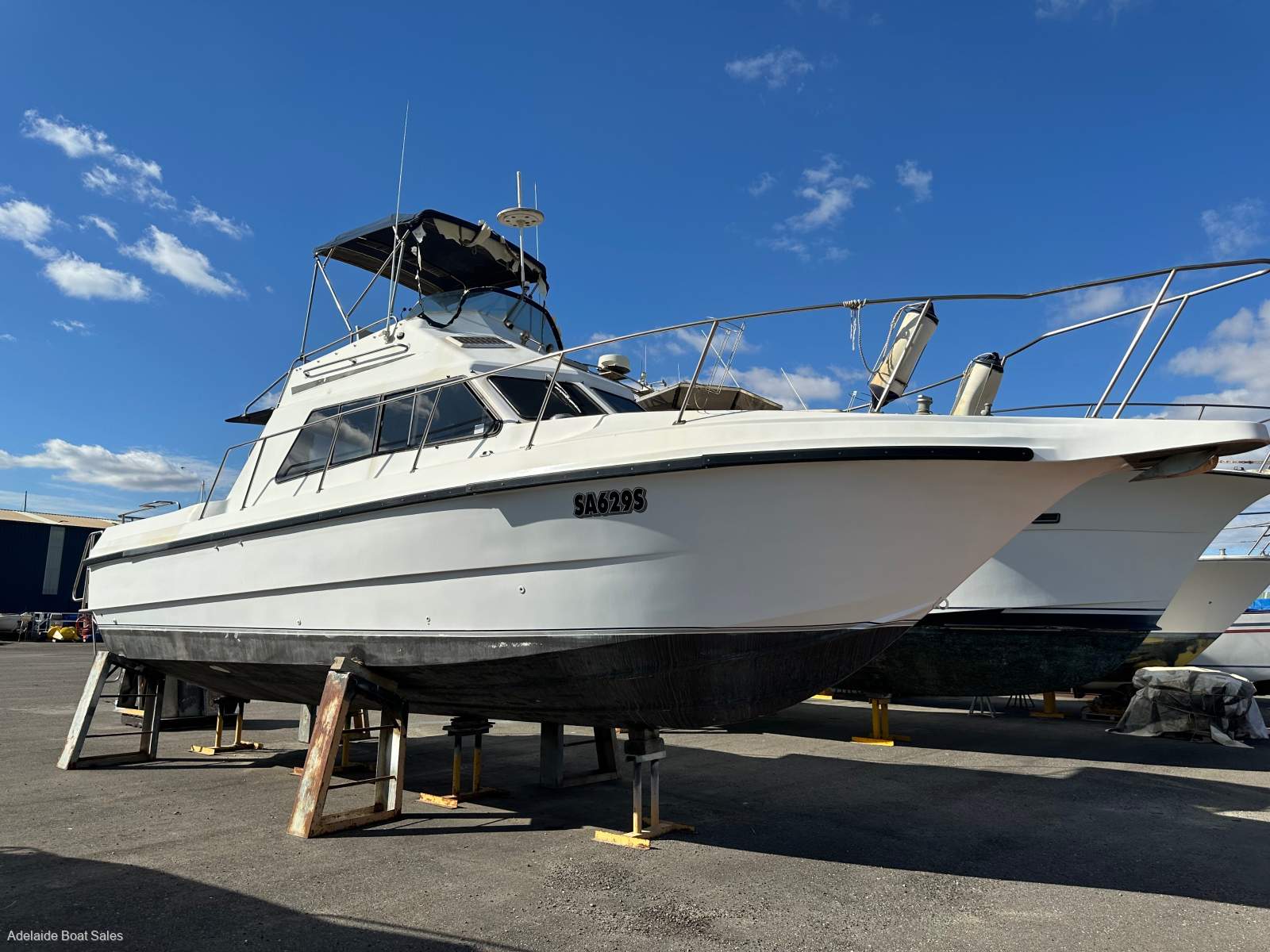 Randell 32 Flybridge Cruiser