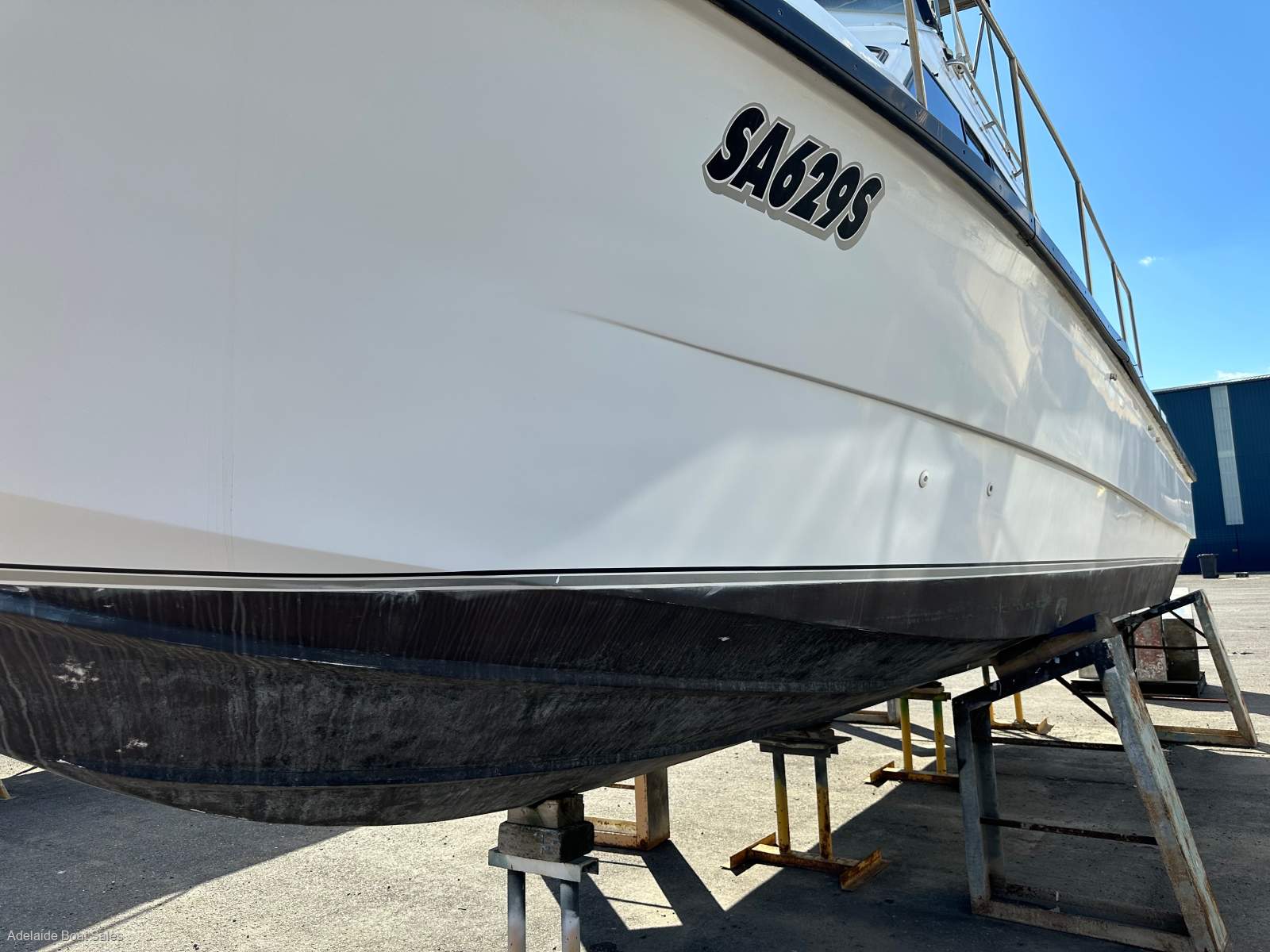 Randell 32 Flybridge Cruiser