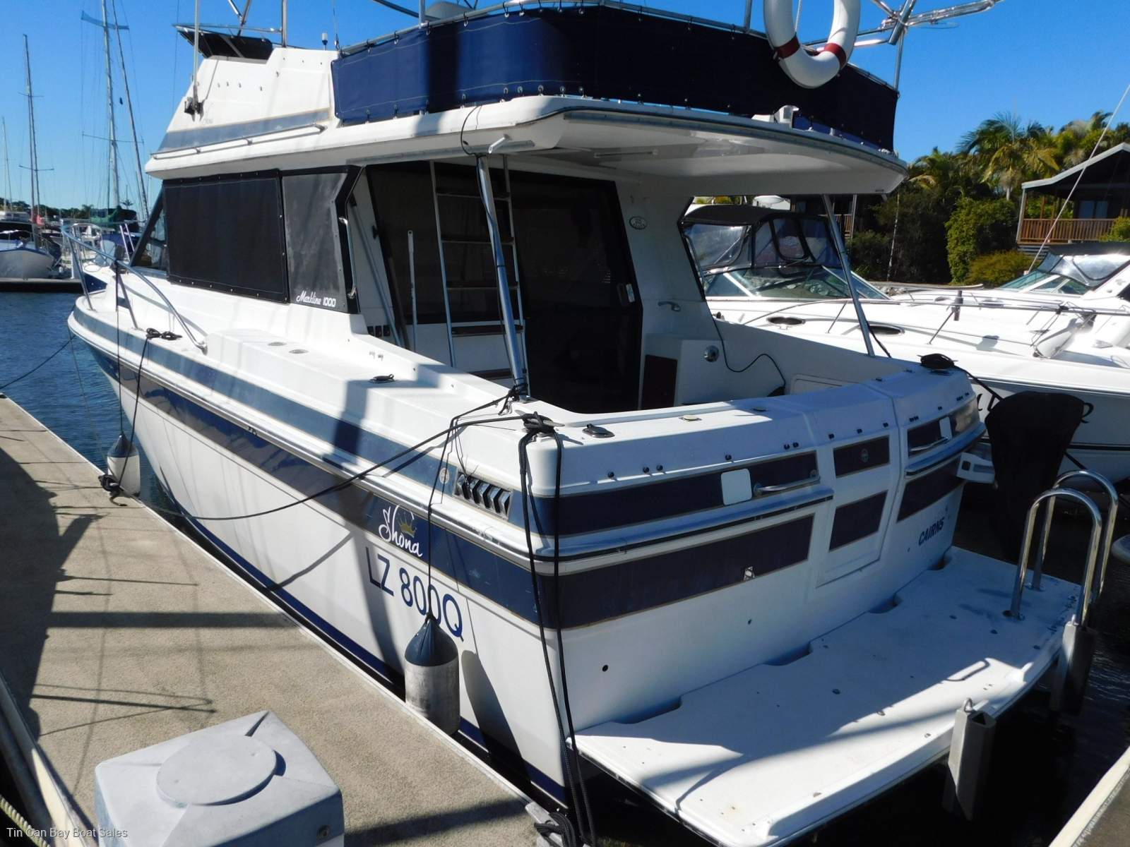 Markline 1000 Deluxe Flybridge Cruiser