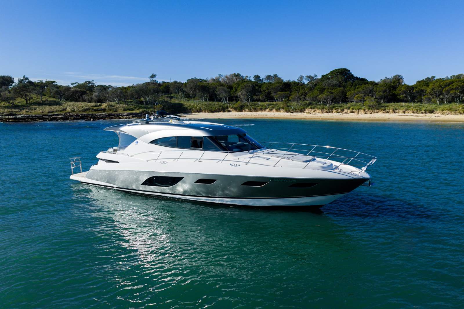 Riviera 6000 Sport Yacht Platinum Edition 2024 Model