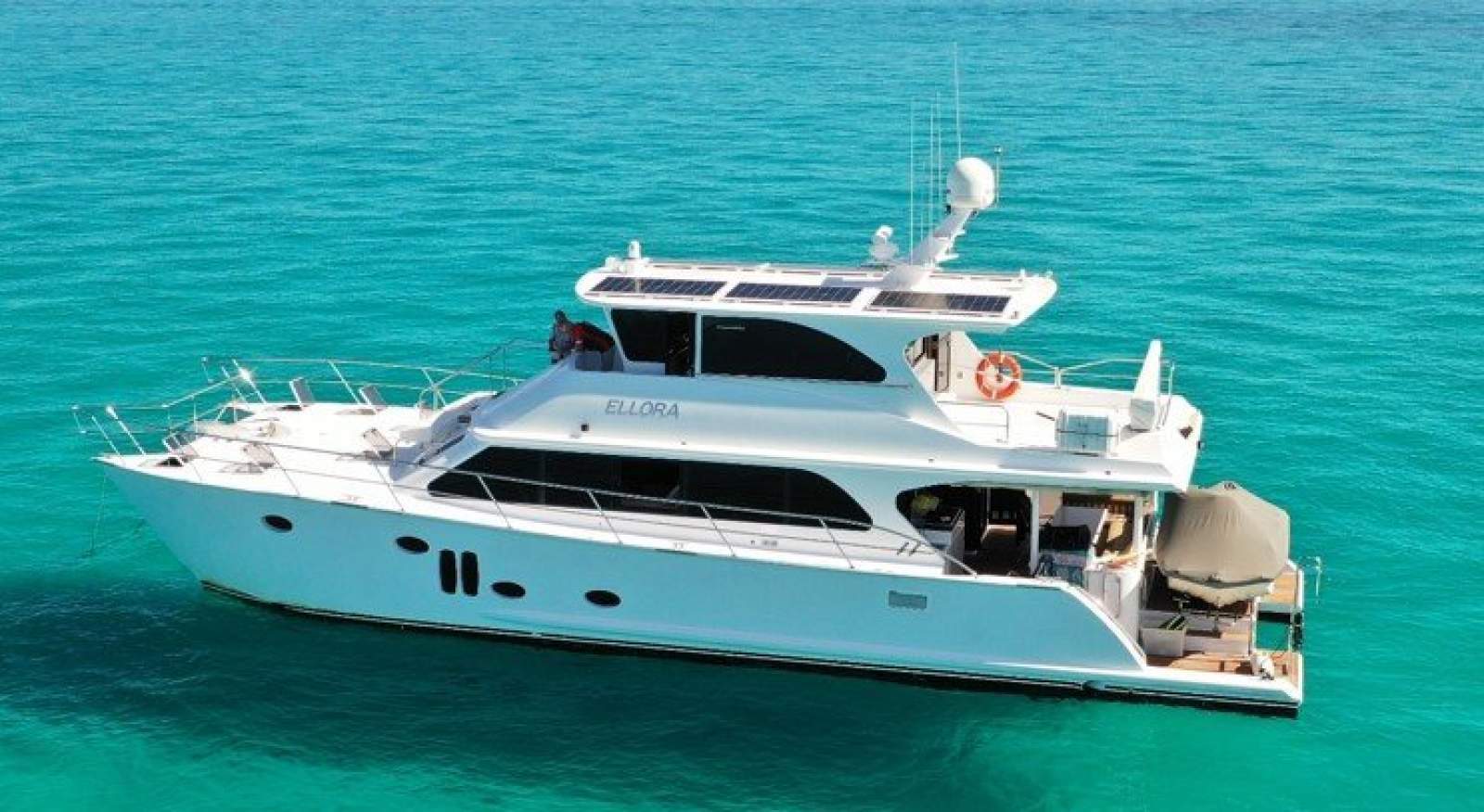 Coral Coast Power Catamaran 61 - PORTUGUESE BRIDGE
