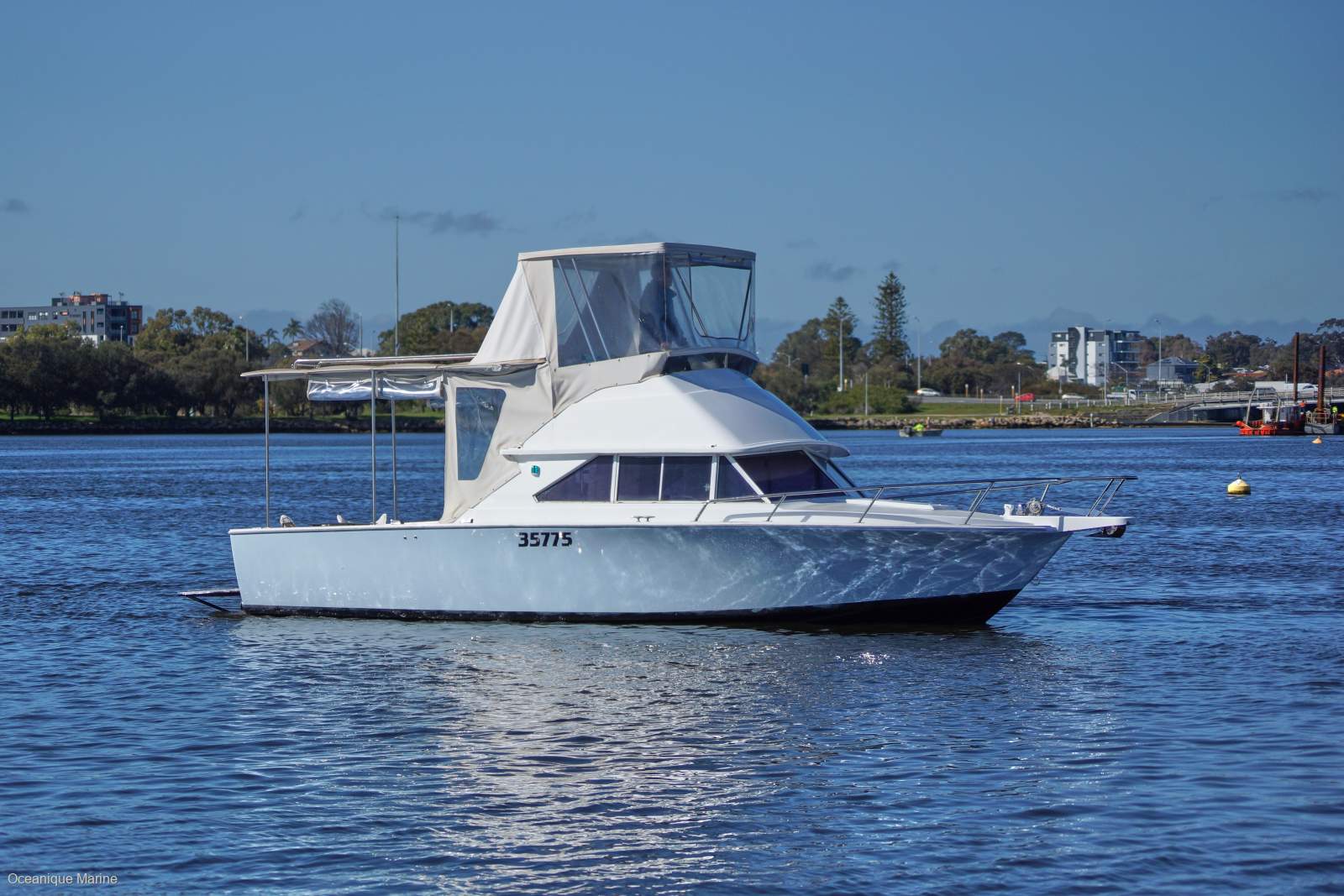Bertram 28 Flybridge