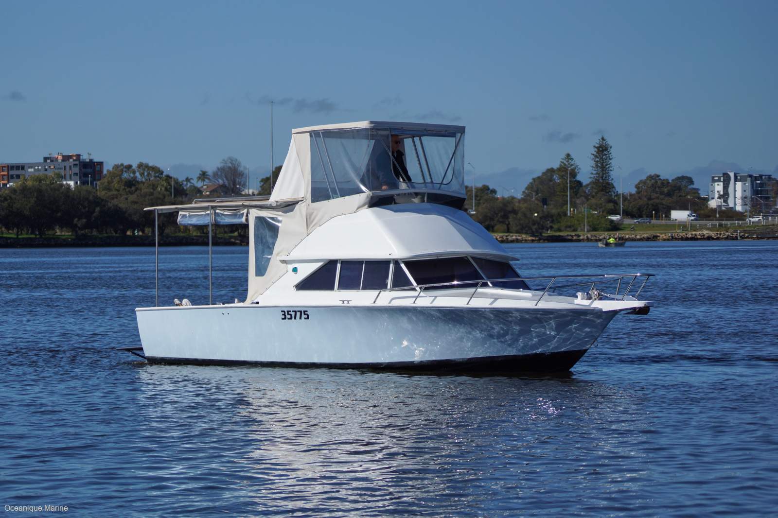 Bertram 28 Flybridge