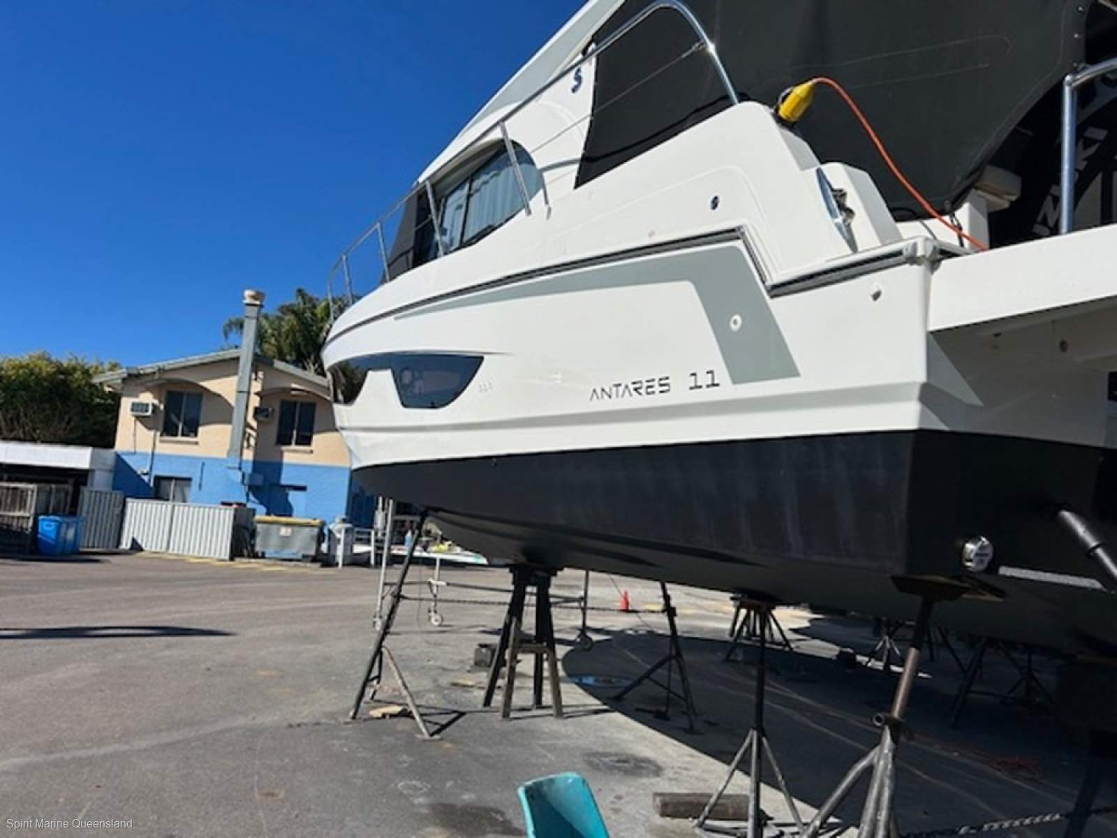 Beneteau Antares 11 OB