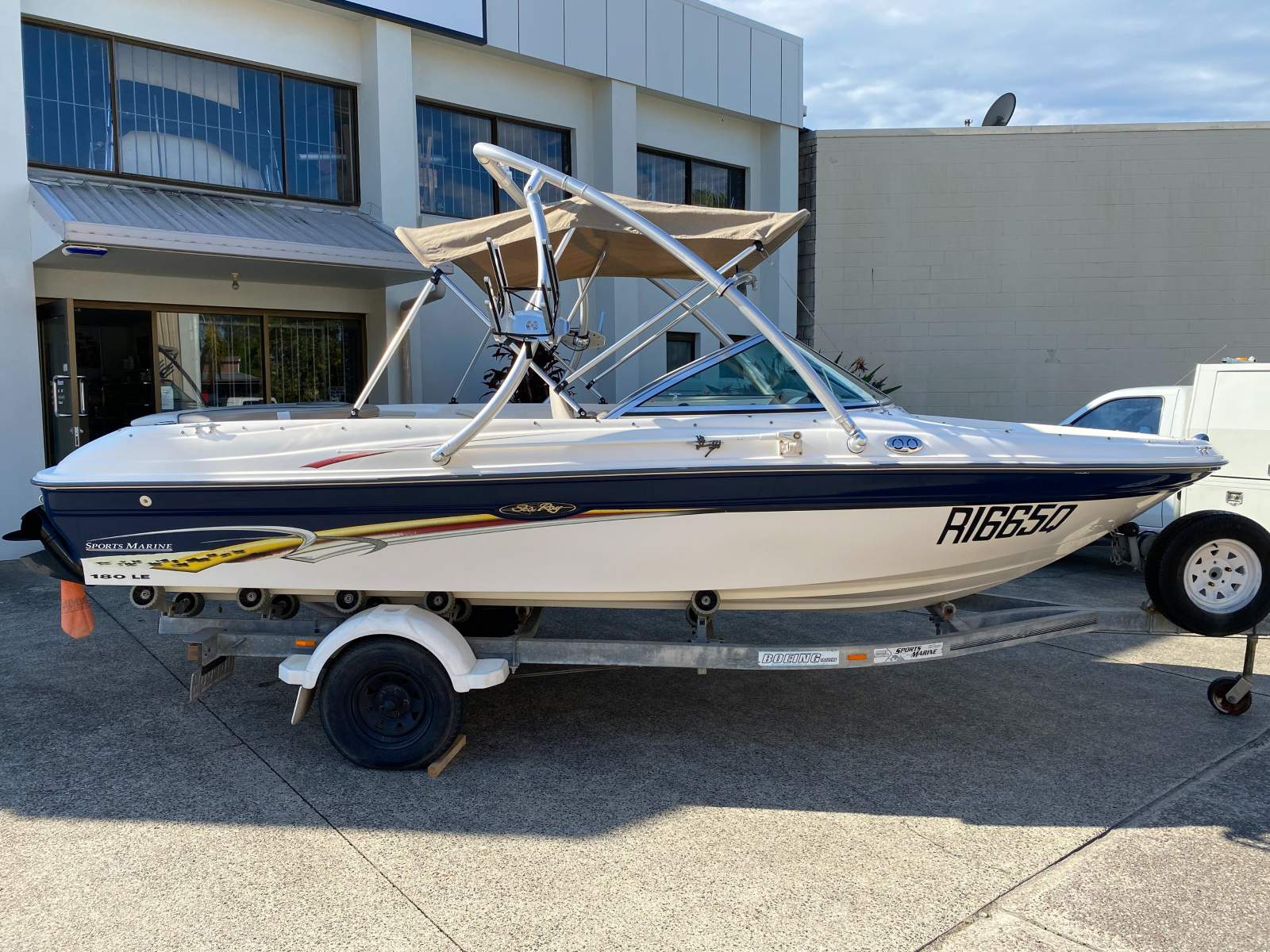 Sea Ray 180 LE