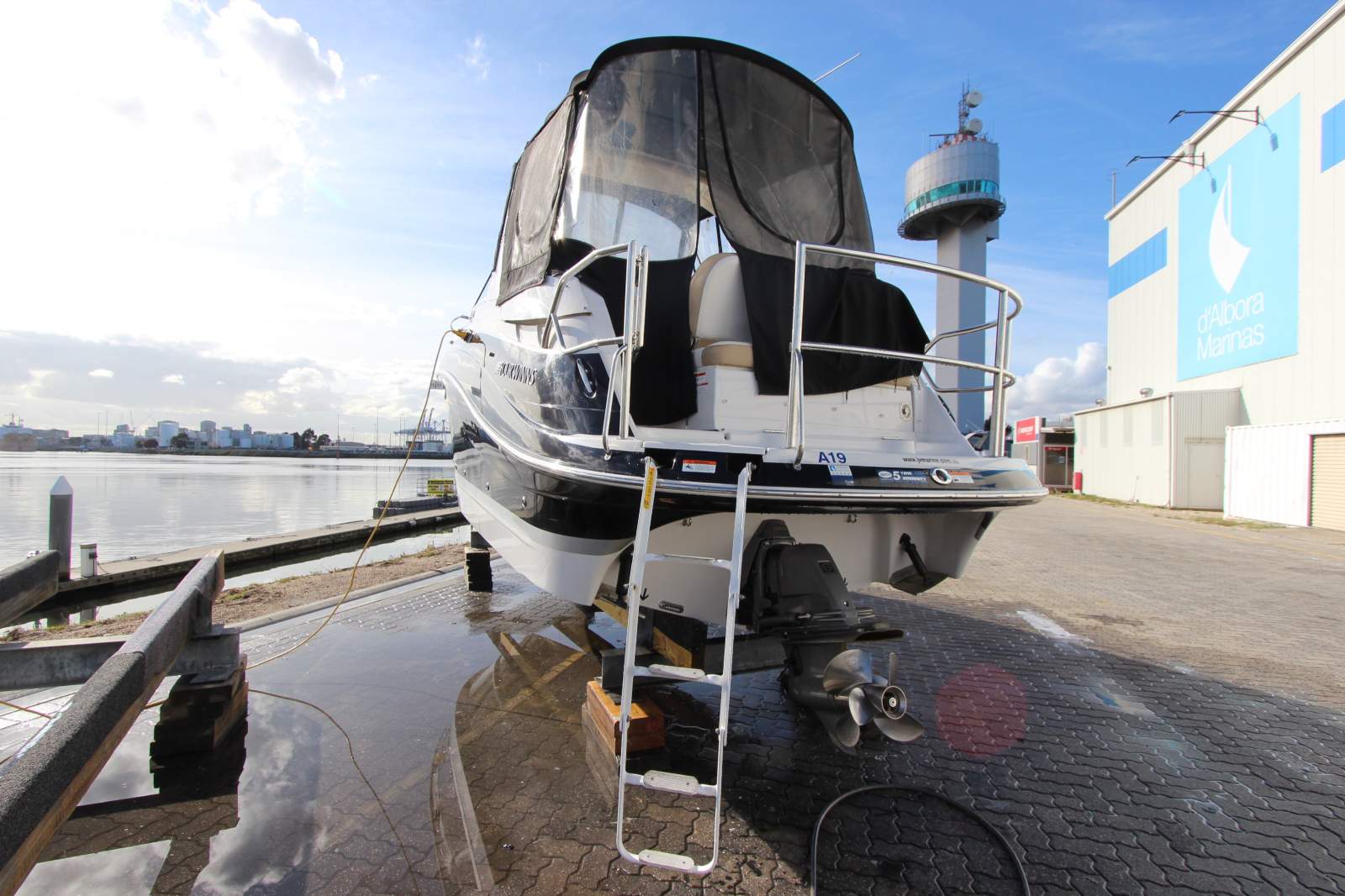 Four Winns V278