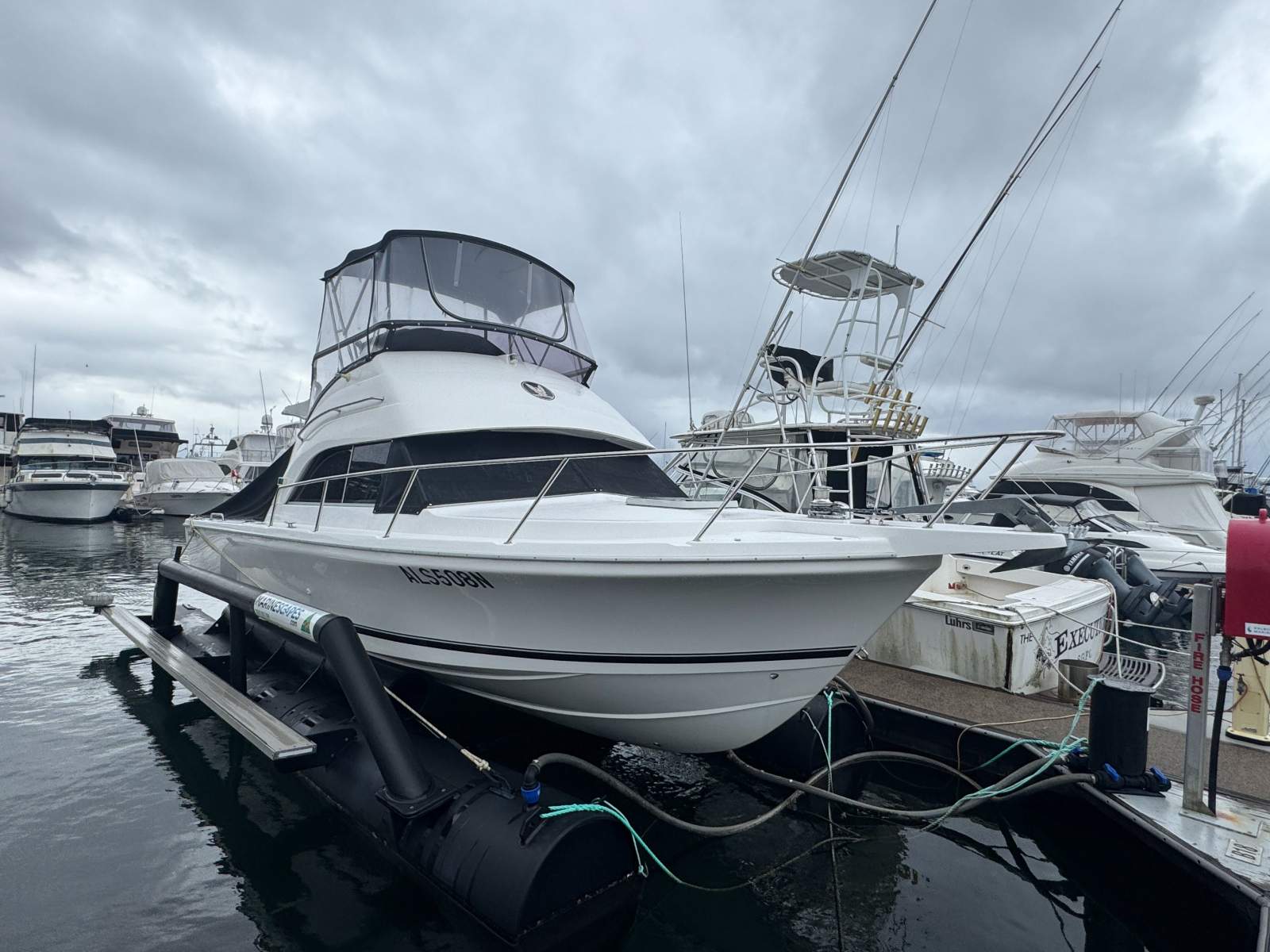 Caribbean 27 Flybridge Sports Fisherman