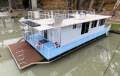 "Aquavilla II" Midsize 3 x bed 1 x Bath Houseboat.